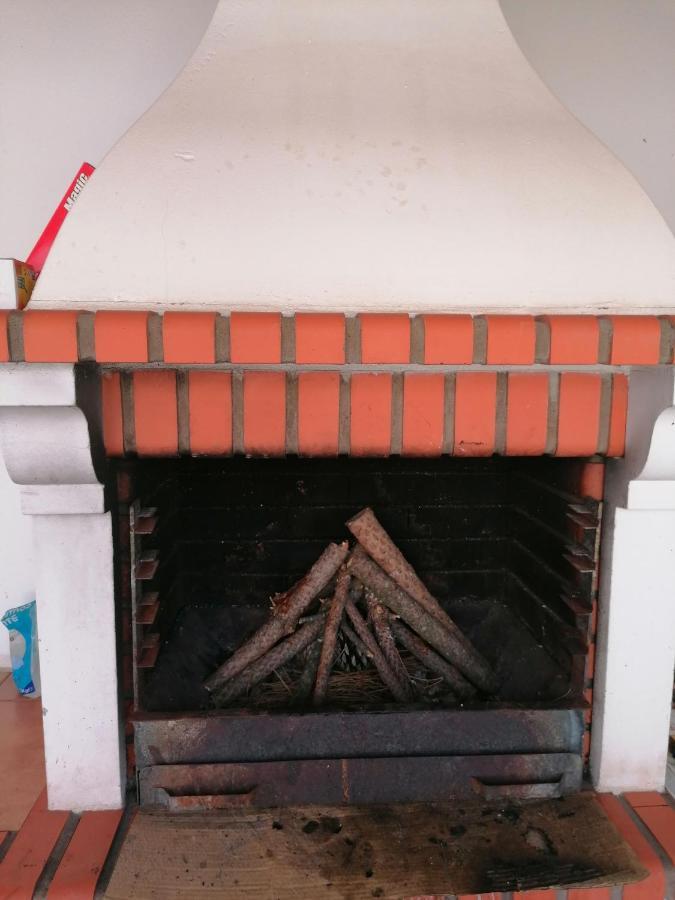 Casinha Res Do Chao Na Nazare Com Quintal E Barbecue Villa Bagian luar foto